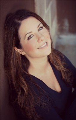 kendall-ryan-headshot-1-pic